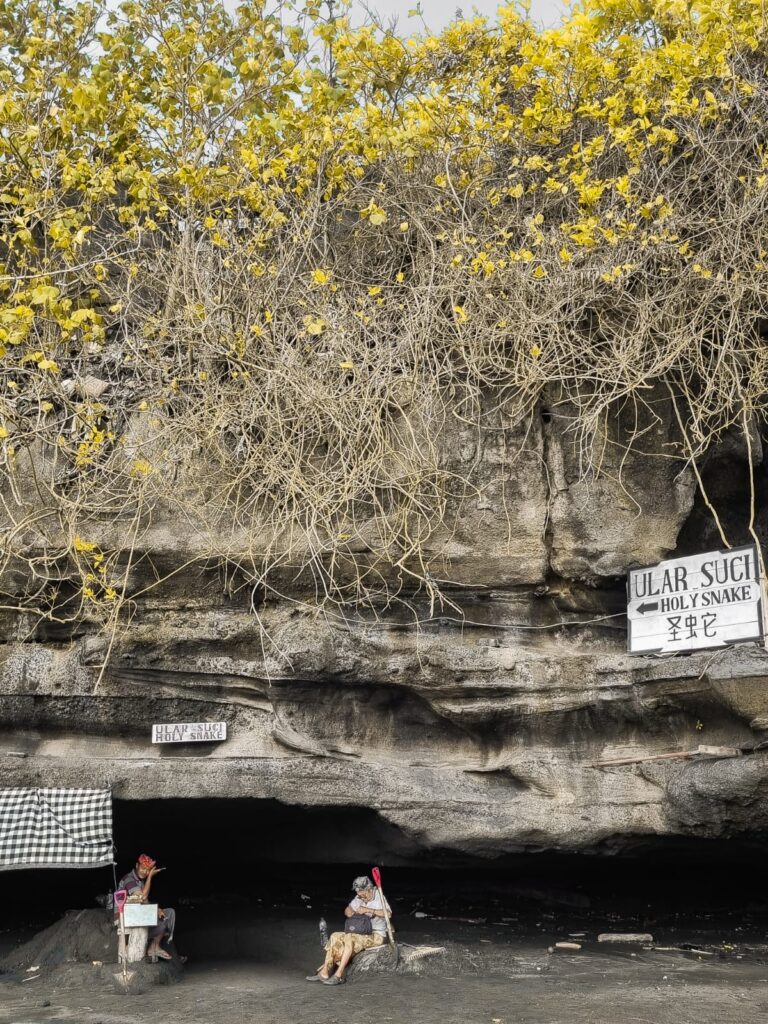 tanah lot temple