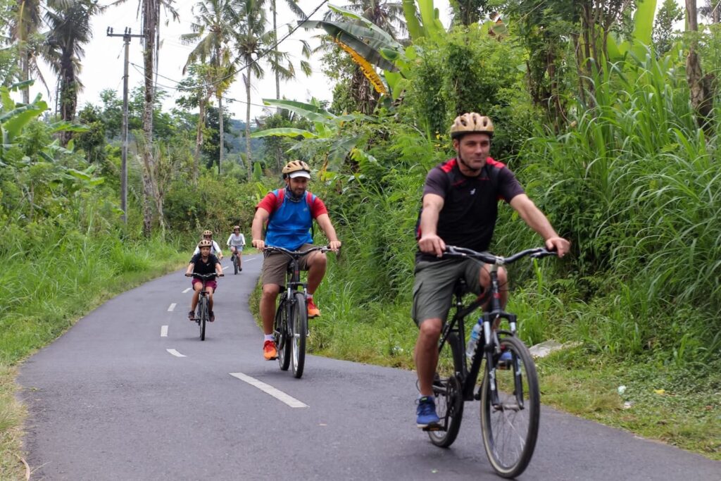 Cycling tour